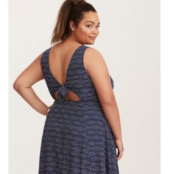 torrid 2X open back challis skater dress plus size Nagy blue 10839046 0685 - Picture 1 of 14